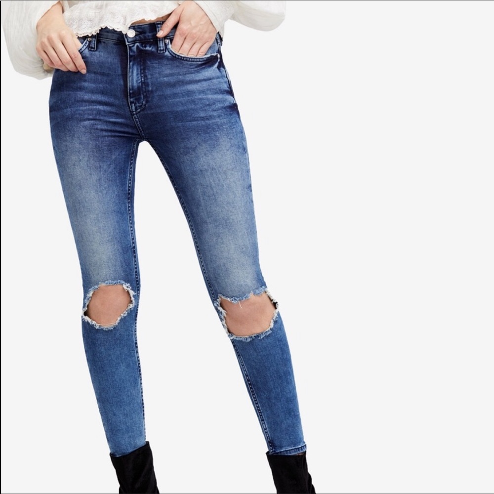 Free People Busted Knee Jeans (NEW)